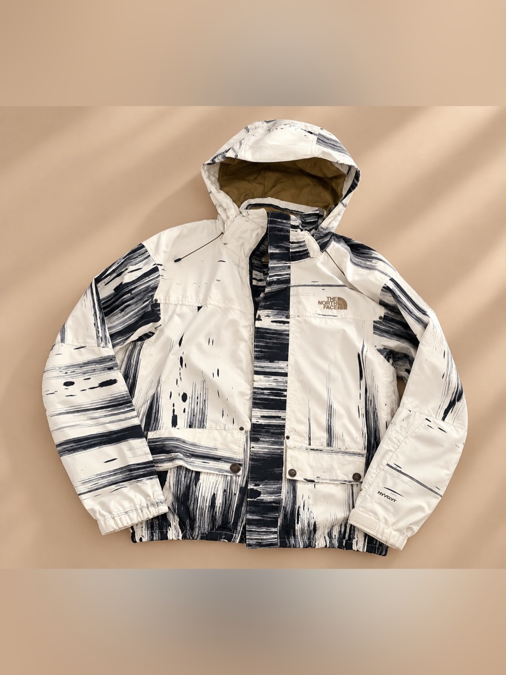 The North Face Cryptic HyVent ski/snowboard jacket in men’s size Medium.